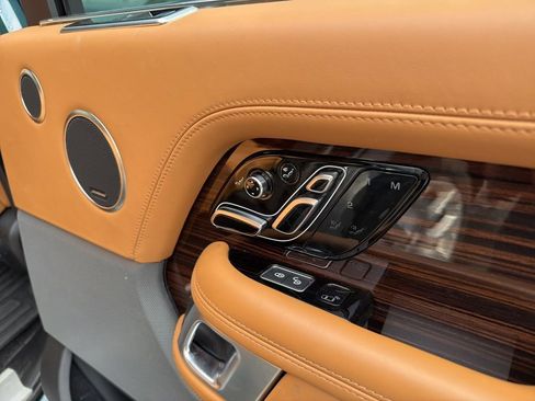 Used 2020 Land Rover Range Rover Long Wheelbase Autobiography image 28