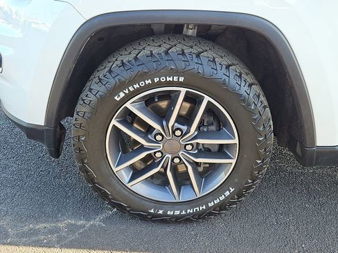 Used 2019 Jeep Grand Cherokee Limited AWD/4WD image 13