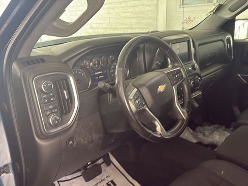 Used 2022 Chevrolet Silverado 1500 LT image 3