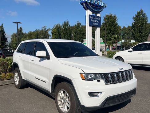 Used 2018 Jeep Grand Cherokee Laredo image 1