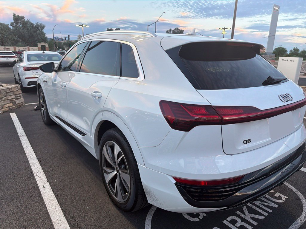 Used 2024 Audi Q8 e-tron Premium AWD/4WD image 5