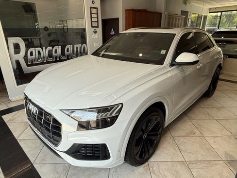 Used 2019 Audi Q8 Prestige w/ Towing Package image 2
