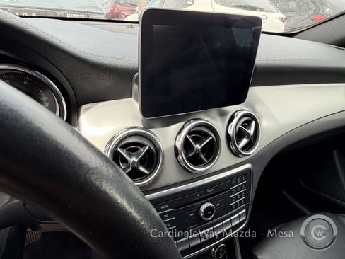 Used 2018 Mercedes-Benz GLA 250 4MATIC image 8