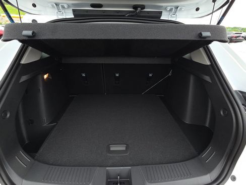 New 2026 Chevrolet Trax LT w/ Sunroof Package FWD image 33