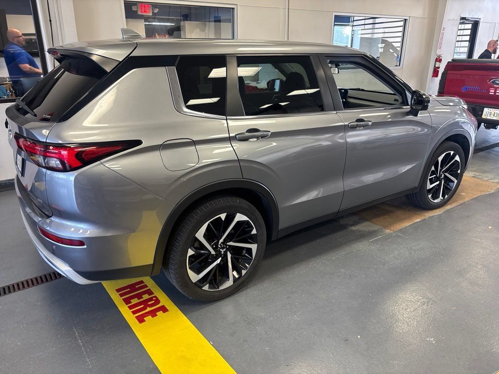 Used 2022 Mitsubishi Outlander SE AWD/4WD image 8