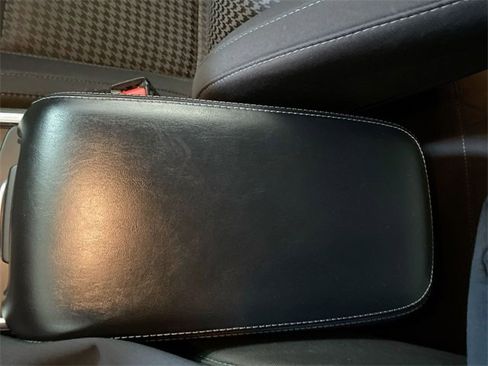 Used 2019 Dodge Charger SXT w/ Cold Weather Package image 42