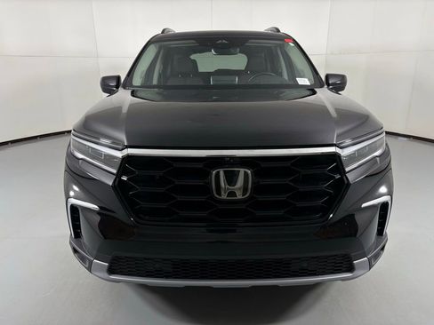 Used 2025 Honda Pilot Elite image 3
