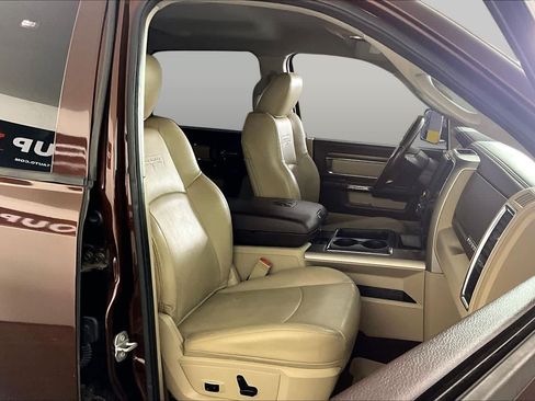 Used 2015 RAM 1500 Laramie RWD image 9