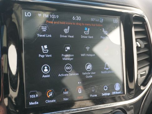 Used 2020 Jeep Grand Cherokee Overland AWD/4WD image 39