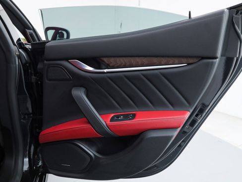 Certified 2023 Maserati Ghibli Modena Q4 image 16