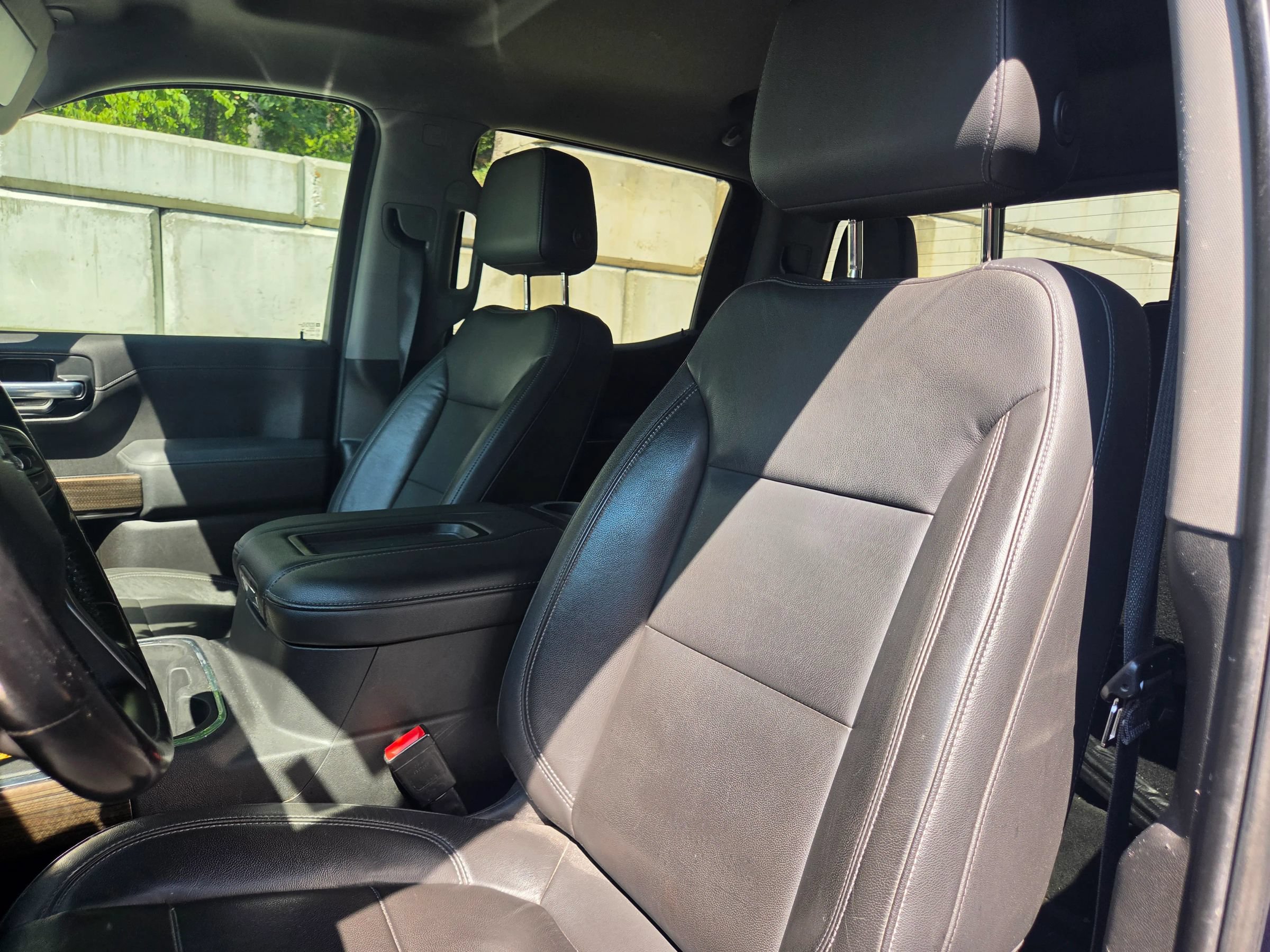 Used 2020 Chevrolet Silverado 1500 RST AWD/4WD image 2
