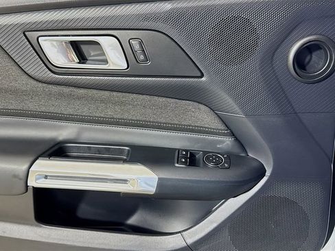 Used 2025 Ford Mustang Coupe image 15