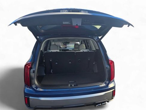 New 2025 Kia Telluride S image 10