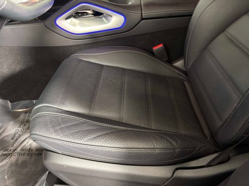 Used 2025 Mercedes-Benz GLS 580 4MATIC image 39