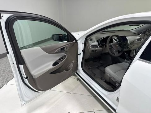 Used 2020 Chevrolet Malibu LS FWD image 6