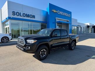 Used 2017 Toyota Tacoma TRD Off-Road w/ Premium & Technology Package AWD/4WD video 1