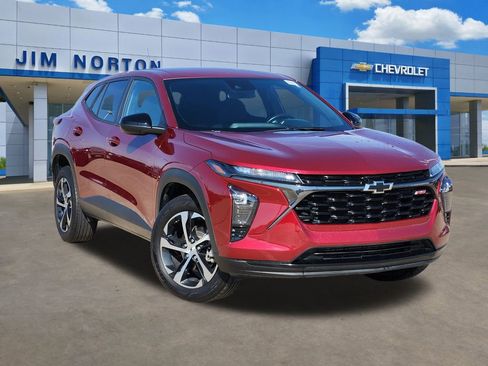 Used 2024 Chevrolet Trax RS image 1