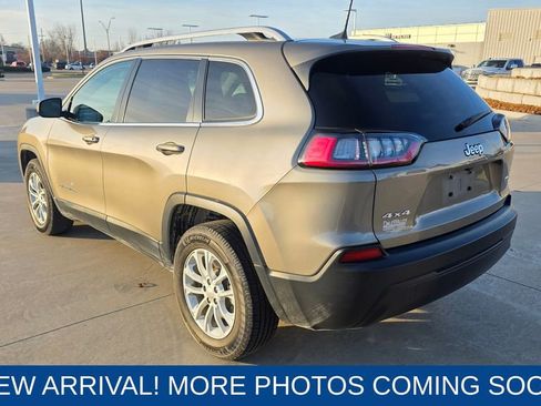 Used 2019 Jeep Cherokee Latitude w/ Cold Weather Group image 3