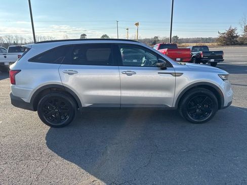 Used 2021 Kia Sorento S w/ Panoramic Sunroof Package image 6