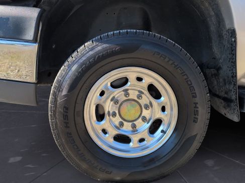 Used 2004 Chevrolet Silverado 2500 LT w/ Heavy-Duty Power Package image 24