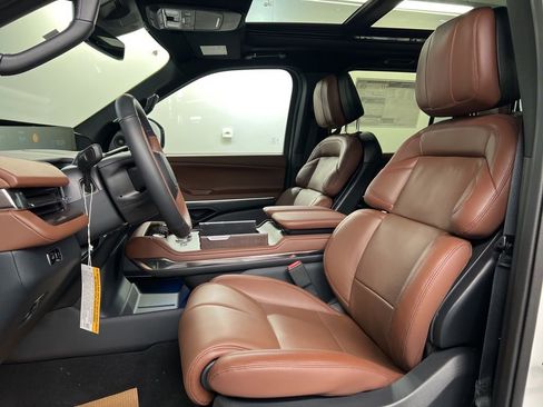 New 2026 Lincoln Navigator L Reserve AWD/4WD image 29
