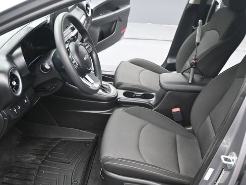 Used 2023 Kia Forte LXS w/ LXS Technology Package image 6