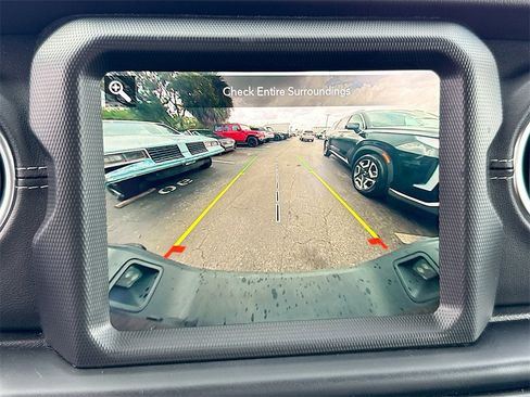 Used 2022 Jeep Gladiator Overland w/ Popular Equipment Package image 15