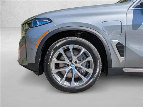 Used 2026 BMW X5 xDrive50e image 10