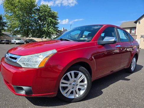 Used 2010 Ford Focus SEL image 2