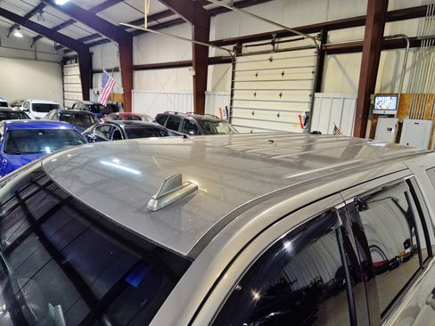 Used 2019 Chevrolet Tahoe 4WD w/ Enhanced Driver Alert Package image 10