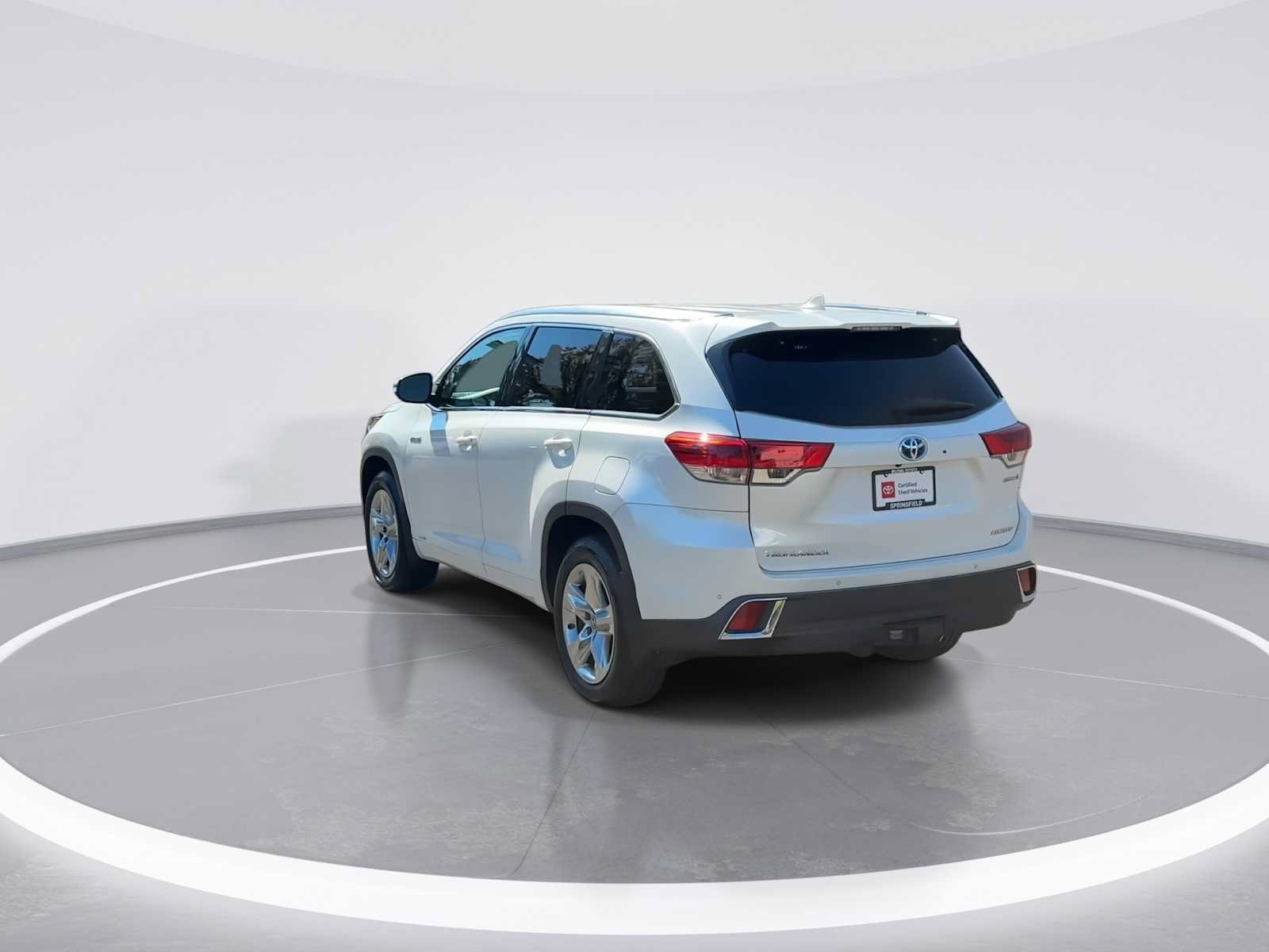 Certified 2019 Toyota Highlander Limited AWD/4WD image 6
