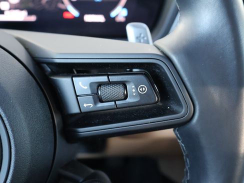 Used 2024 Porsche Cayenne image 34