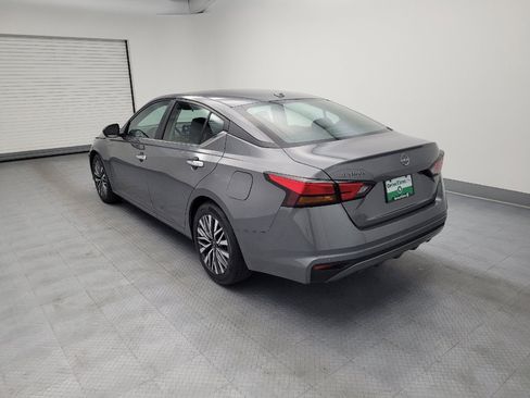 Used 2025 Nissan Altima 2.5 SV FWD image 5