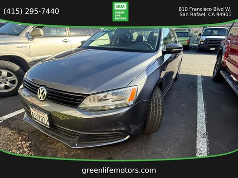 Used 2011 Volkswagen Jetta SE FWD image 3