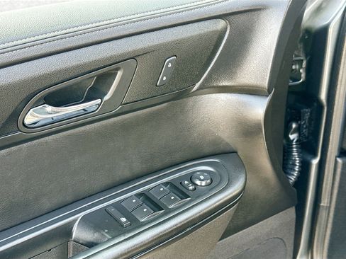 Used 2013 GMC Acadia SLE FWD image 8