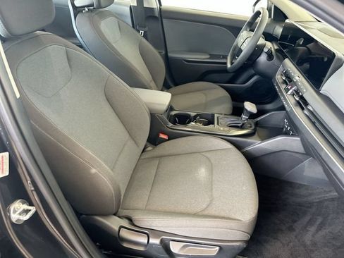 Used 2025 Kia K4 FWD image 26