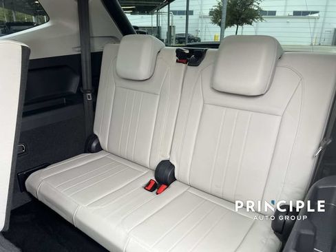 Used 2023 Volkswagen Tiguan SE FWD image 30