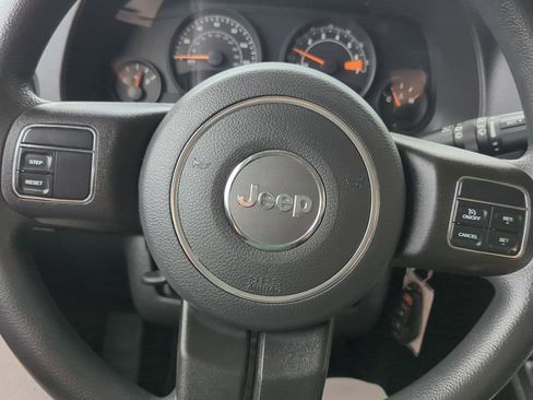Used 2015 Jeep Patriot Sport w/ Power Value Group AWD/4WD image 15