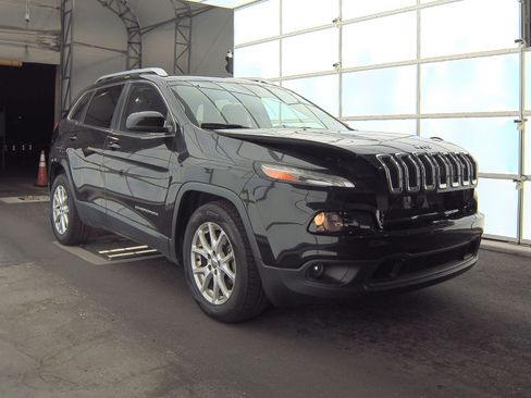 Used 2015 Jeep Cherokee Latitude FWD image 1