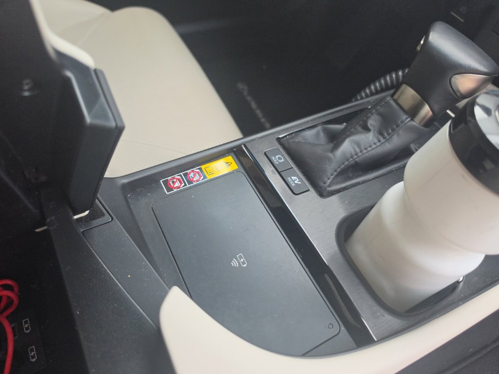 Used 2025 Lexus ES 300h w/ Technology Package FWD image 20