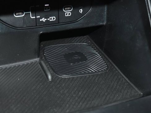 Used 2024 Kia Sorento S FWD image 16
