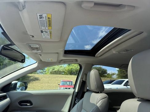 Used 2017 Honda HR-V EX-L image 8