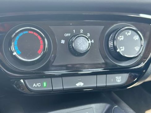 Used 2018 Honda HR-V LX image 30
