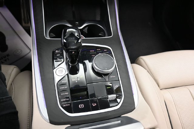 Used 2021 BMW X7 xDrive40i w/ M Sport Package AWD/4WD image 11