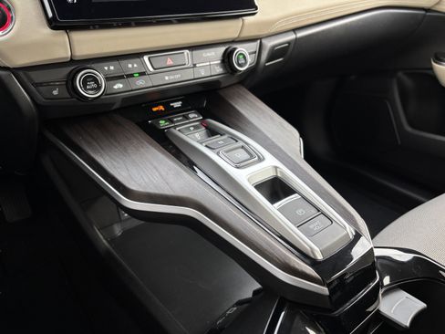 Certified 2018 Honda Clarity Plug-In Hybrid image 29