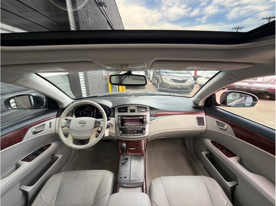 Used 2011 Toyota Avalon FWD image 13