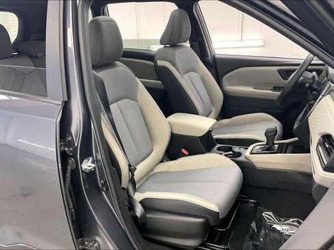 Used 2025 Subaru Forester Premium AWD/4WD image 7