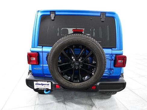 Used 2022 Jeep Wrangler Unlimited Sahara AWD/4WD image 5