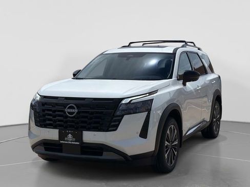 New 2026 Nissan Pathfinder Platinum w/ Cargo Package AWD/4WD image 10