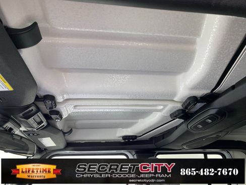 New 2025 Jeep Gladiator Sport image 26